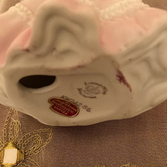 Vintage L’amour China Hand painted Lady Figurine KW24286 - Picture 8 of 9